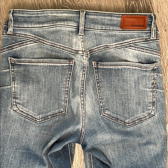 Express Jeans - Picture 3 of 5